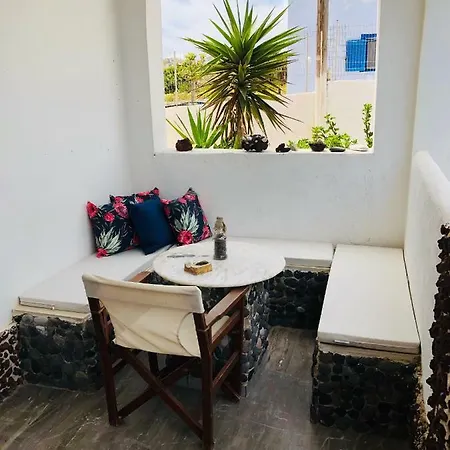 Livadaros Karterados (Santorini)